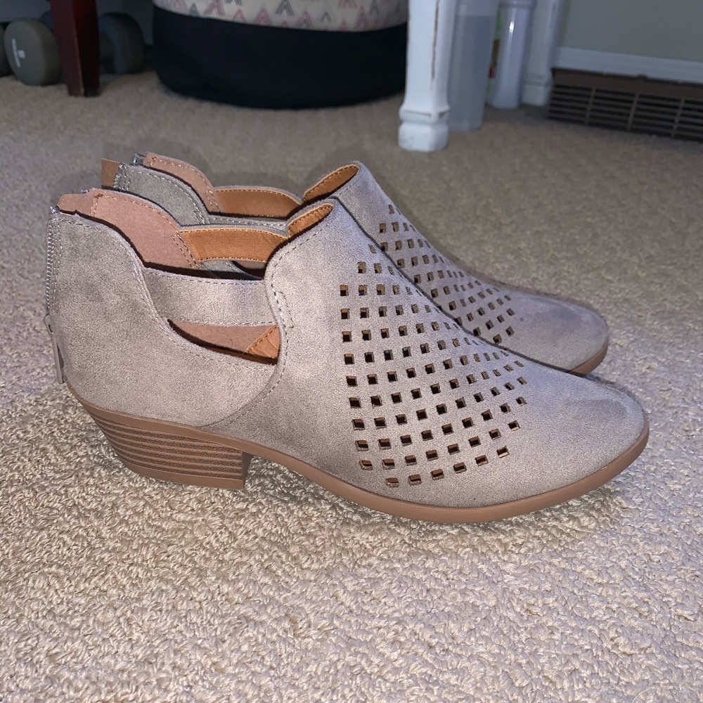 Like new suede booties